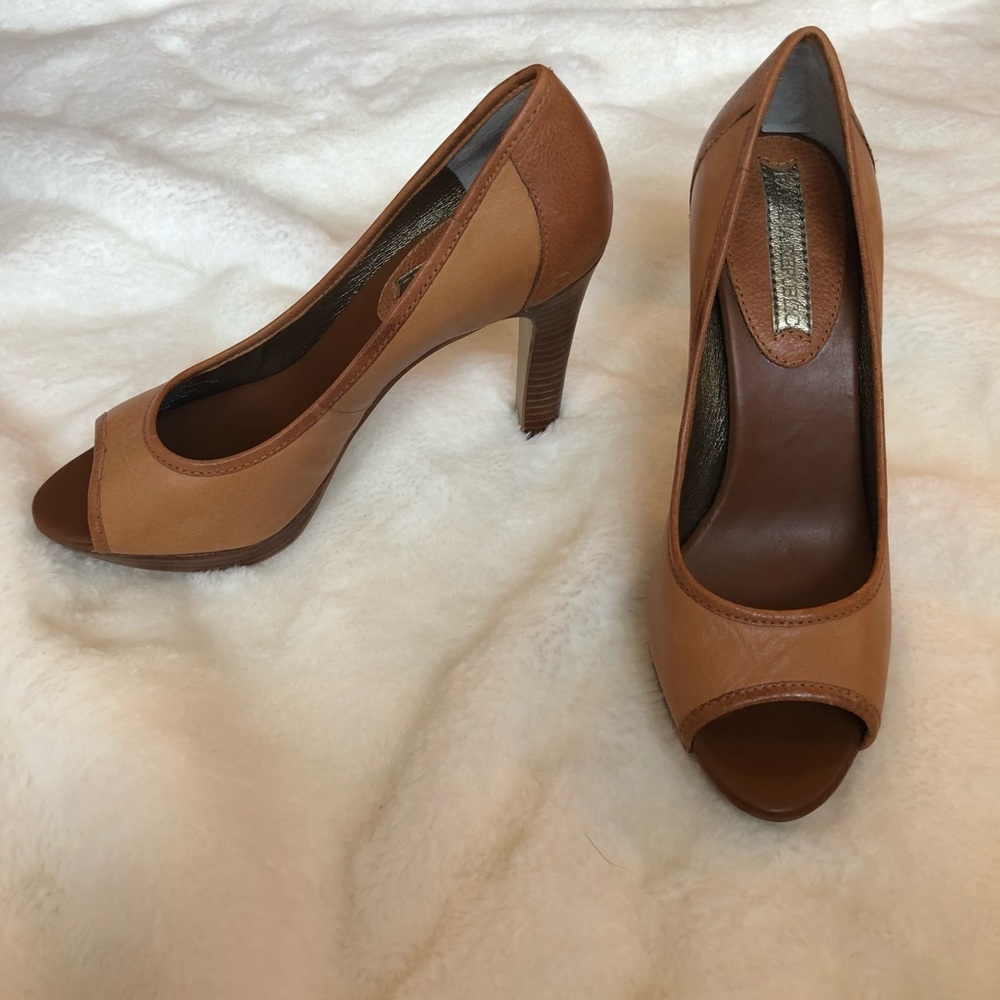 Banana Republic Lyons Pump